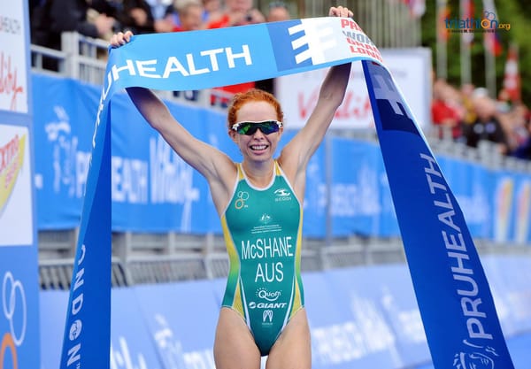 Charlotte McShane crowned under 23 ITU World Champion in London