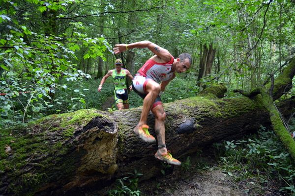 Ruben Ruzafa edges out Conrad Stoltz in dramatic fashion to take XTERRA European Championship